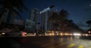 Falla eléctrica deja sin luz a más de 2.2 millones de habitantes en la Peninsula de Yucatán