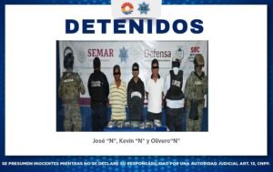 DETIENEN A TRES HOMBRES POR NARCOMENUDEO EN LA SM 254