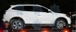 POLICÍA RECUPERA CAMIONETA CON REPORTE DE ROBO,EN BULEVAR COLOSIO.