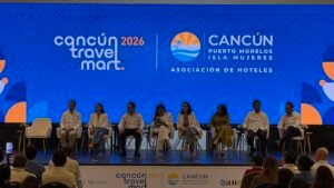 La Gobernadora anunció,aumento del 20% en promoción turística y nuevos vuelos, durante el Cancún Travel Mart 2026.